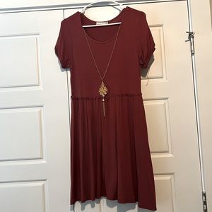 maroon dress with necklace